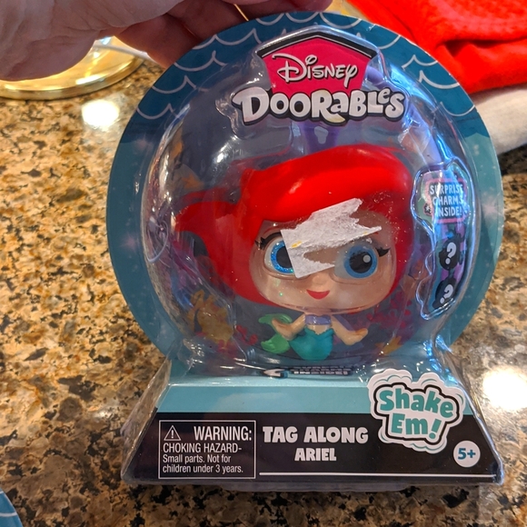 Disney Doorables Ariel Tag Along Toy Little Mermaid Surprise Charms Water globe - Picture 4 of 4